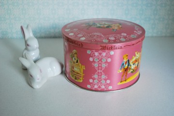 Boekjes waterhouder bloempot eierdopjes 029