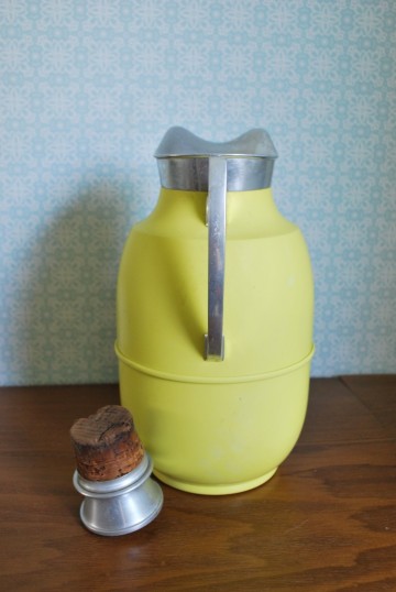 Onderzetterstafelloperprikkersemsagele thermos 007