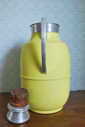 Onderzetterstafelloperprikkersemsagele thermos 008