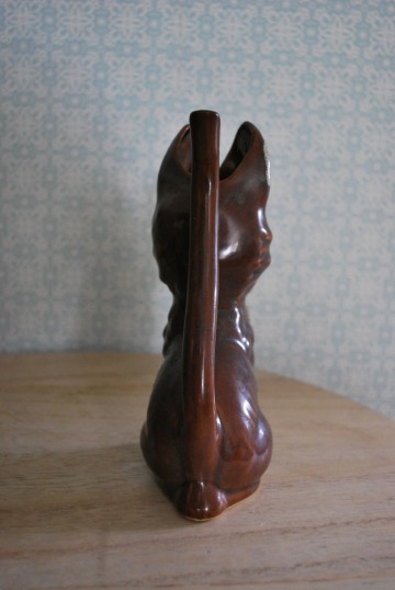 Schenkpoesbloempot fat lava 007