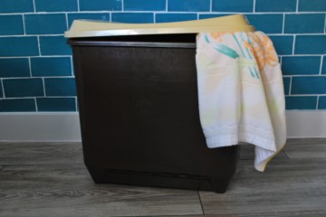 Wasmandblikschaalvaaskopjessoepkomhanddoek 006