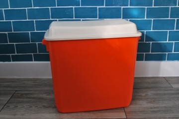 Wasmandblikschaalvaaskopjessoepkomhanddoek 014