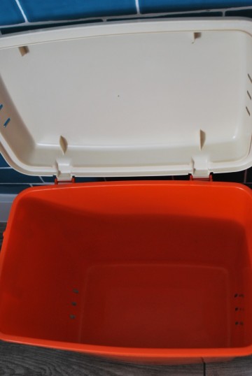 Wasmandblikschaalvaaskopjessoepkomhanddoek 026