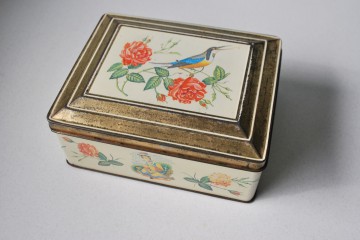 Wasmandblikschaalvaaskopjessoepkomhanddoek 065